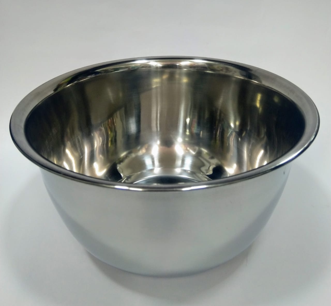 Click para tamaño original Bowl metálico 24cm (50)