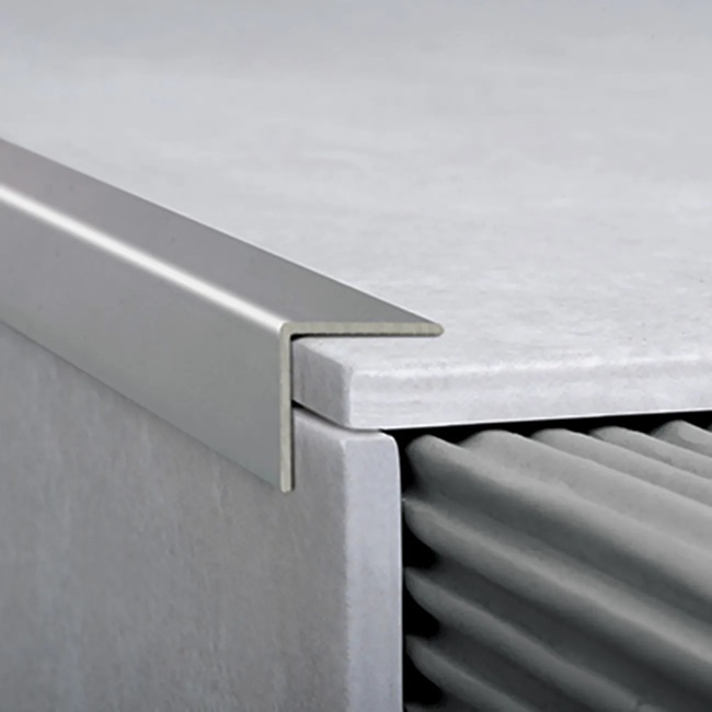 TAPACANTO GRIS REF.1905 ALUMINIO 16 X 16 X 2MM. TIRA 2.50MTL ATRIM